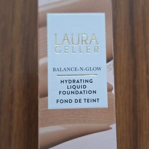 New Laura Geller Balance-N-Glow Hydrating Liquid Foundation, Medium